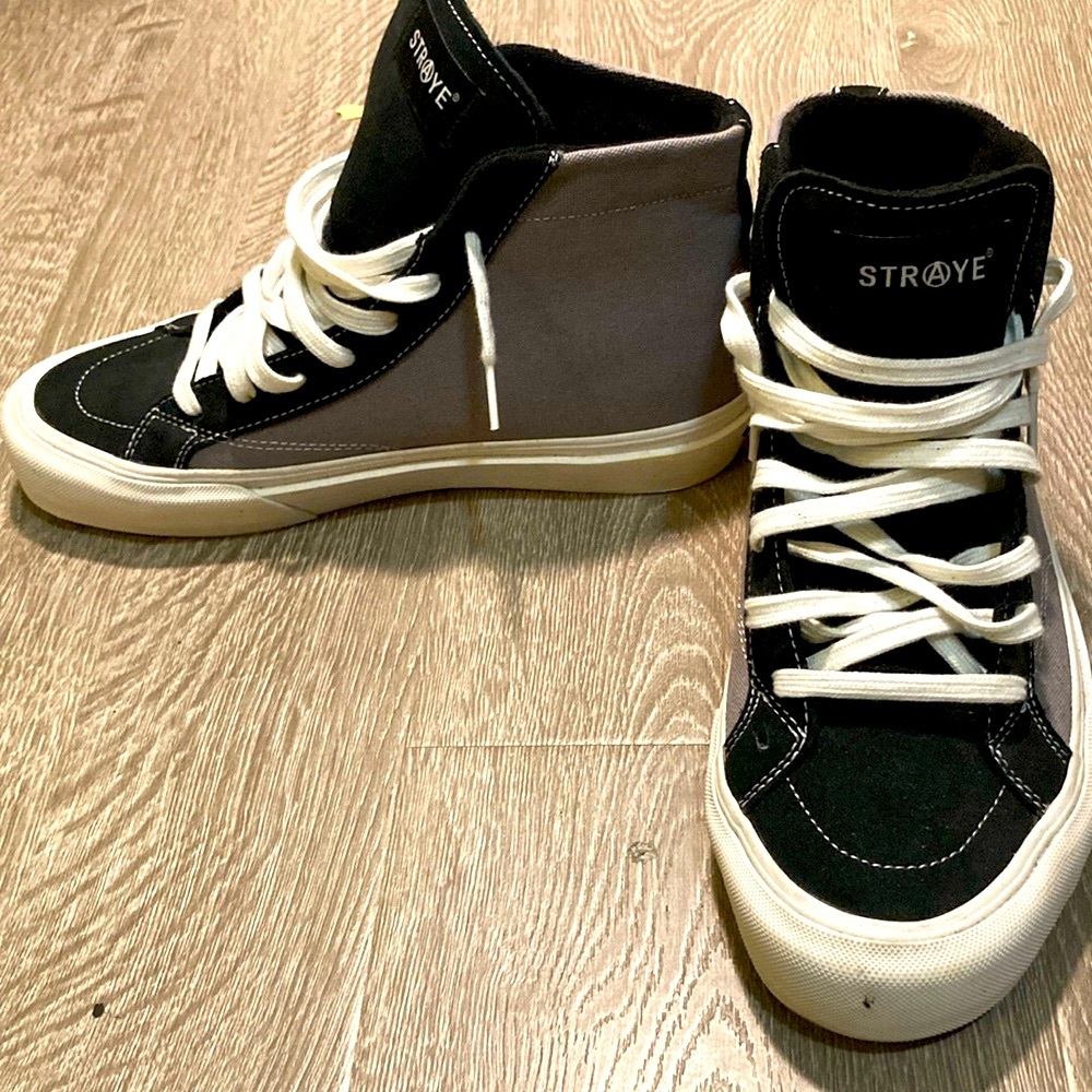NWT Men's Straye Black and Gray High-Top Sneakers Size: 9 1/2